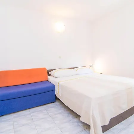 Mili 732 Vendégház Makarska