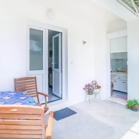 Mili 732 Vendégház Makarska