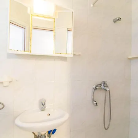 Mili 732 Vendégház Makarska