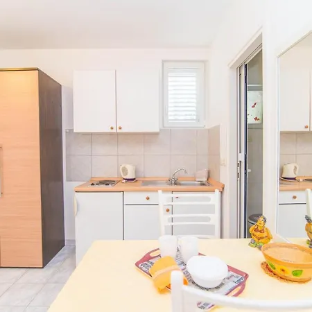 Mili 732 3* Makarska